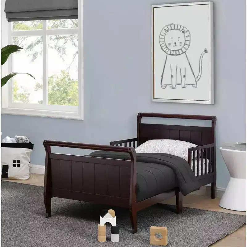 Delta Children Chestopher Toddler Bed with Bedrails
