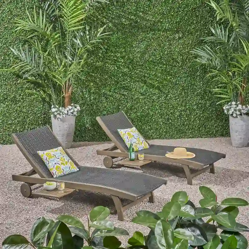 Banzai Chaise Lounge With Pull-Out Tray