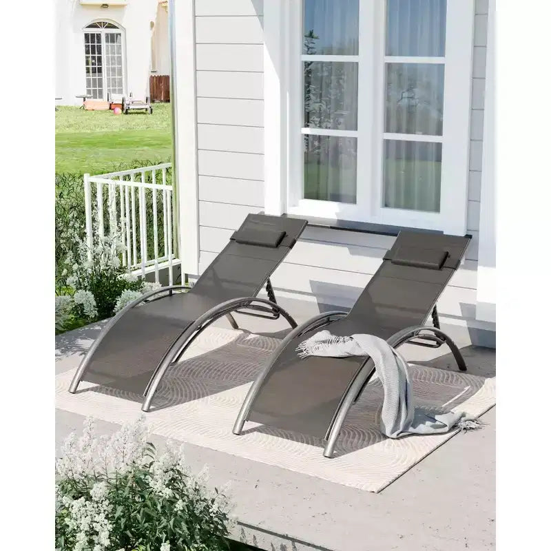 Set of 2 Modern Aluminum Patio Chaise Lounges, All-Weather Outdoor Recliner Tanning Chairs with Armrests, Ideal for Beach, Pool, Sunbathing and Lawn